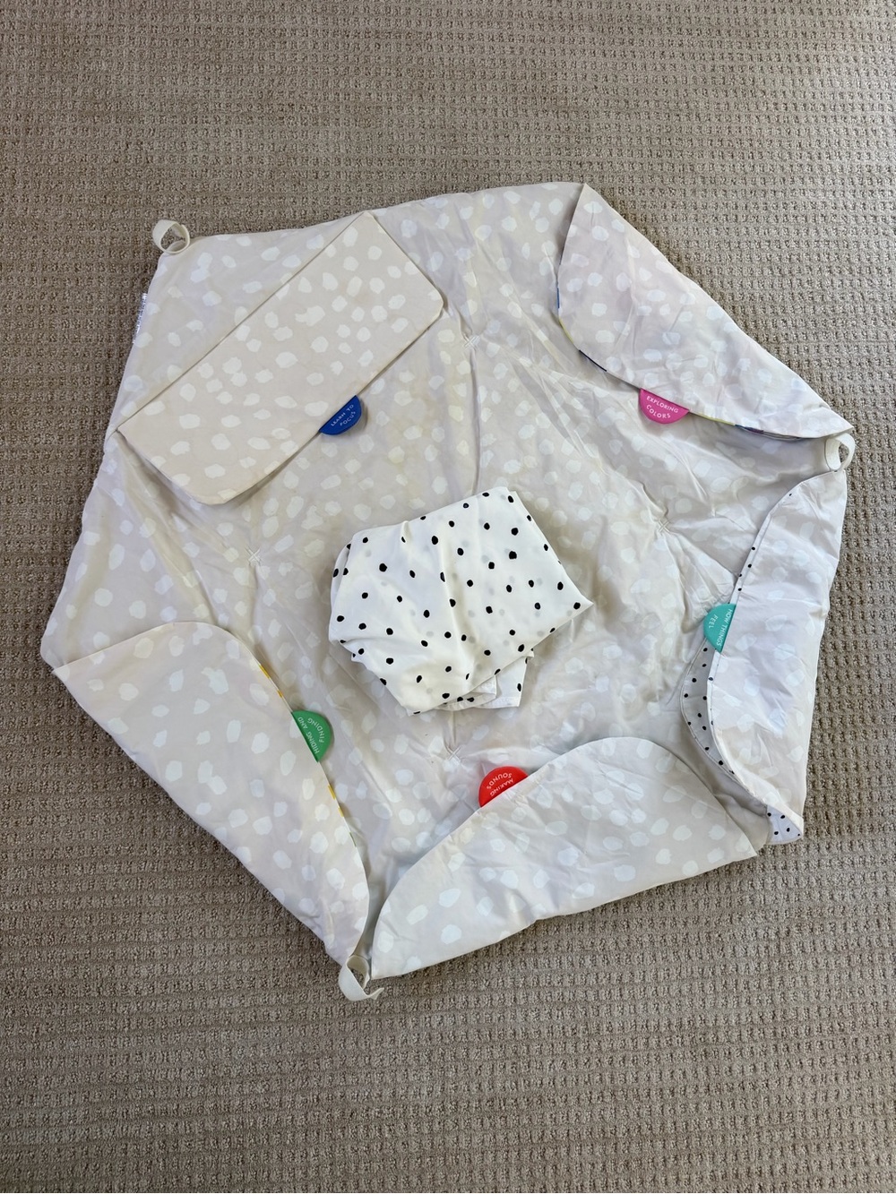 lovevery mat and tent